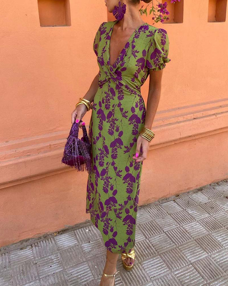 Della - Pleated Floral Dress