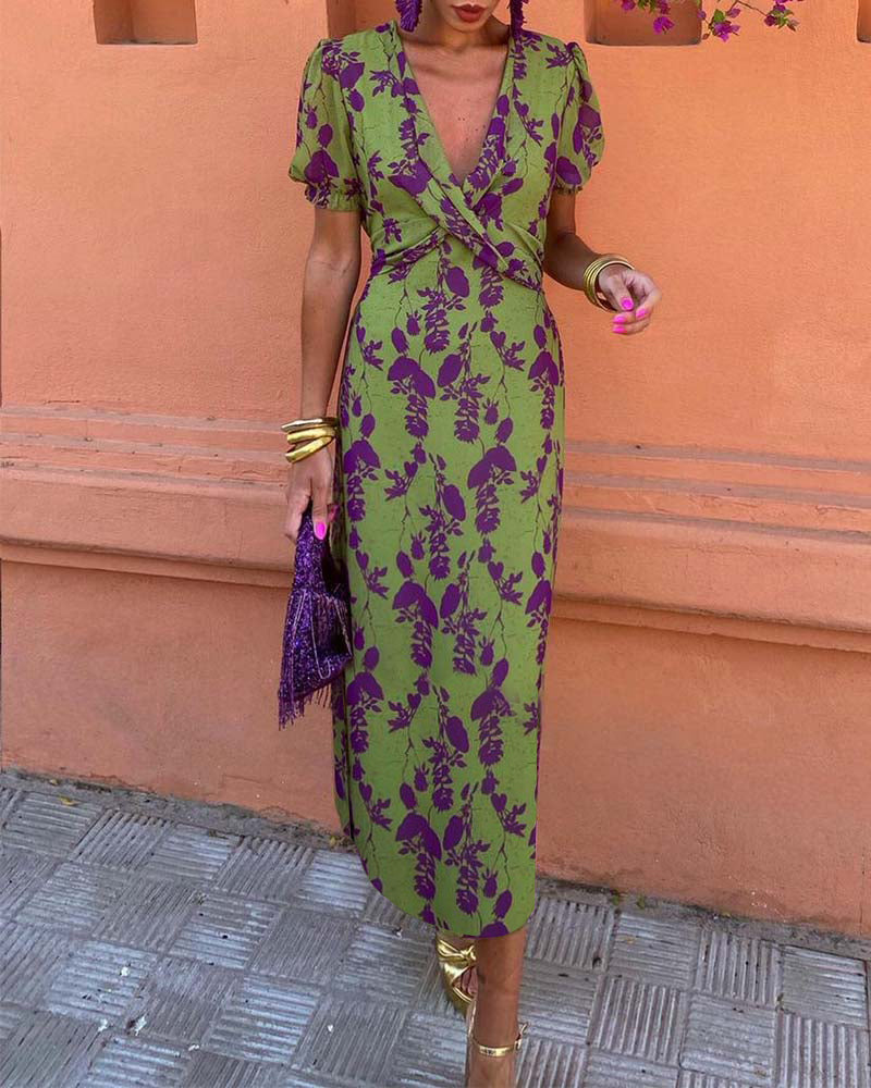 Della - Pleated Floral Dress