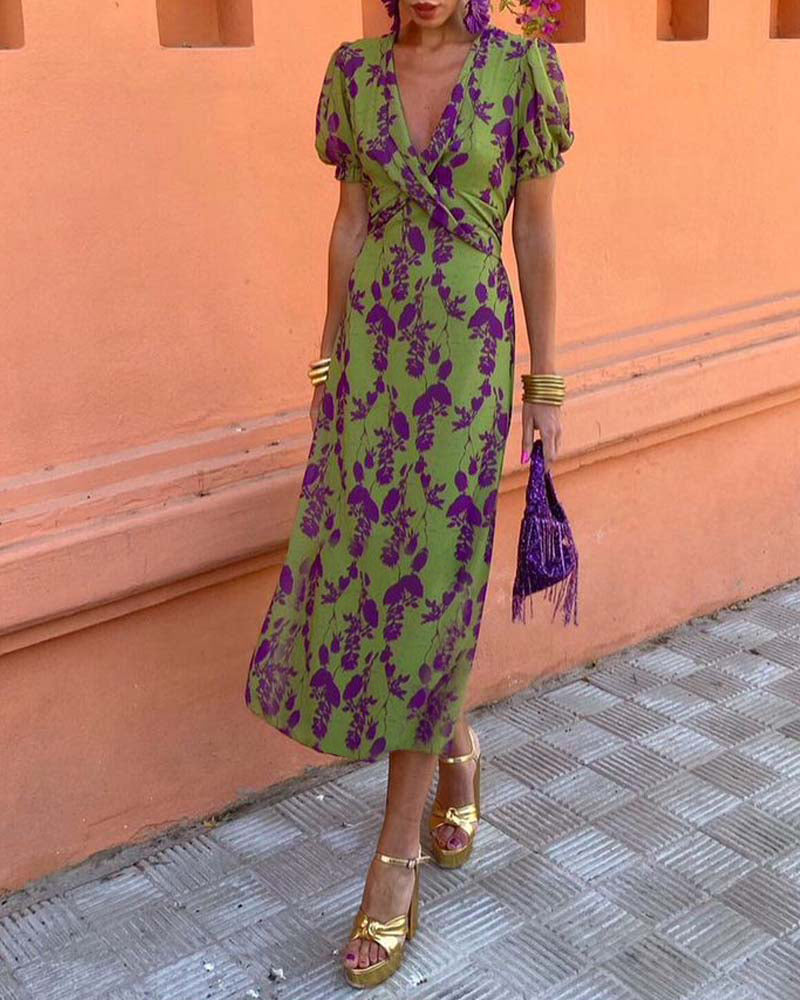 Della - Pleated Floral Dress
