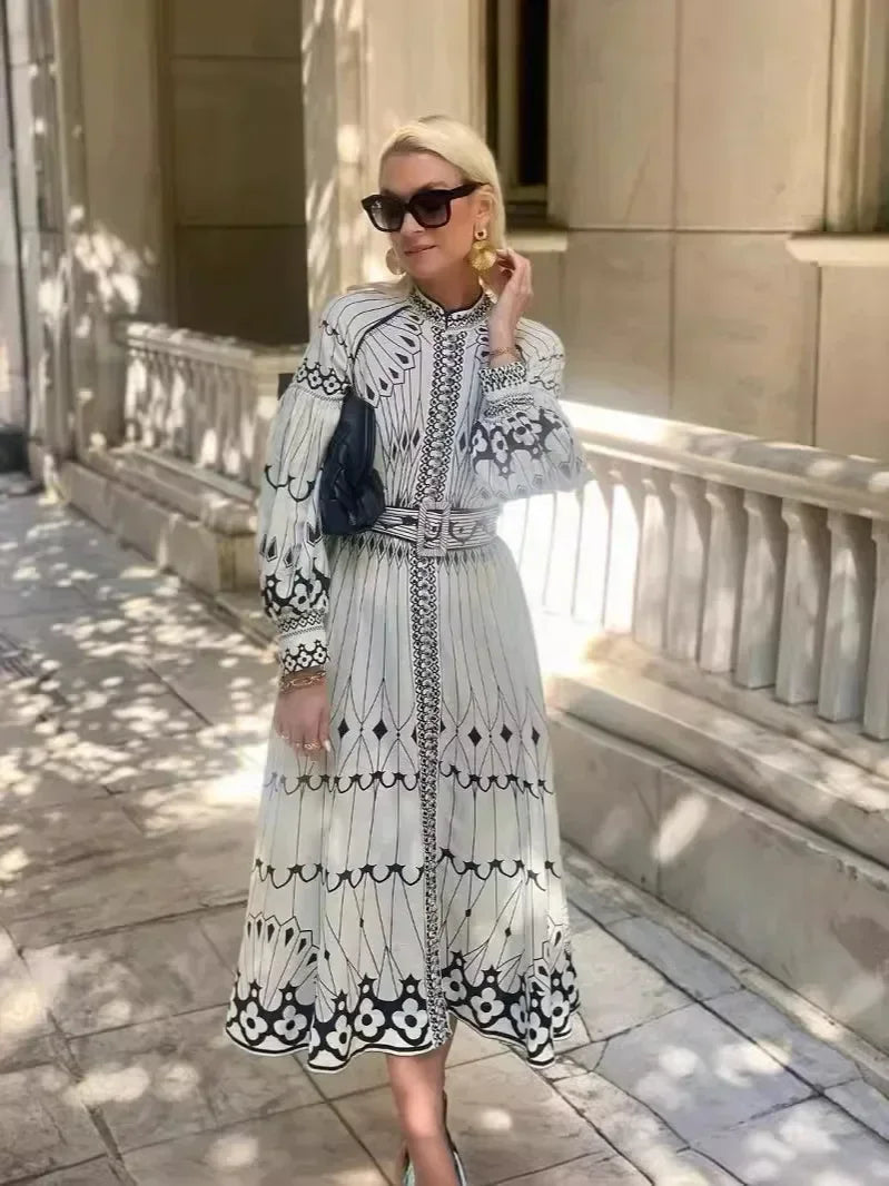 Mirabel - Elegant Retro Dress