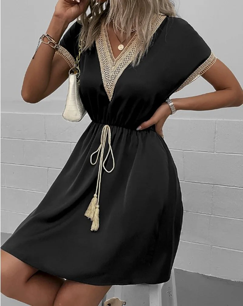 Josephine - Chic V-Neck Dress