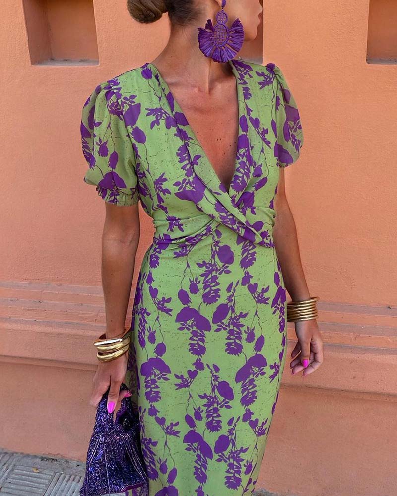 Della - Pleated Floral Dress